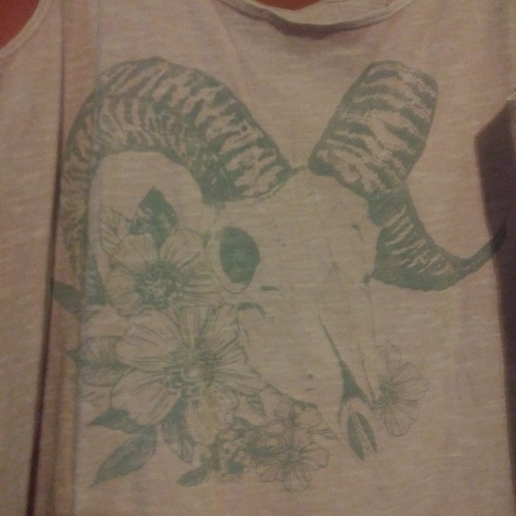 Pink Oneil oversized tank - Picture 2 of 3